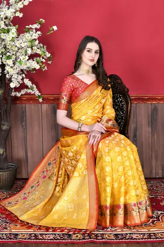 Soft Cotton Silk Saree With Beautiful Zari  & Meenakari Weaving Pallu With Zari Weawing Border