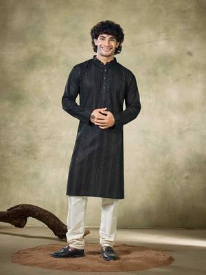 Vardha men's viscose kurta linear sequin pattern stitched fit kurta's for men 4