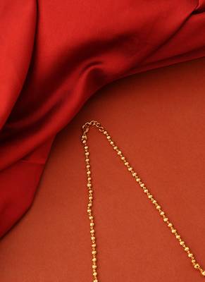 American Stone-Studded Vati Gold Chain Mangalsutra 2