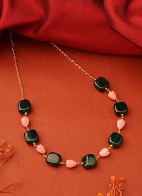 Green Stone Necklace with Rose-Shaped Beads 1