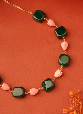 Green Stone Necklace with Rose-Shaped Beads 2