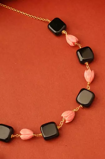 Black Stone Necklace with Rose-Shaped Beads