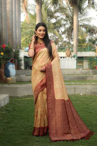 Women Cream Traditional Kanjivaram Soft Silk Zari Weaving With Rich Pallu Saree With Blouse For Women