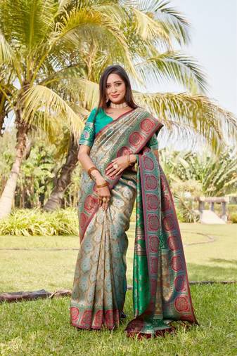 Women Green Kanjivaram Soft Silk Zari Weaving With Rich Pallu Saree With Blouse For Women