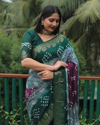 Dark Green Jetpuri Bandhani style silk bland  zari Border thread work saree with Blouse 2