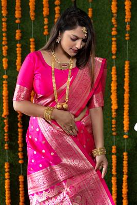 Women's Rani Pink Faux Banarasi Silk Zari Woven Saree with Blouse 3