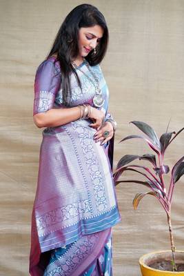Women's Grey Soft Faux Banarasi Silk Zari Woven Saree with Blouse 2