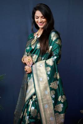Women's Bottle Green Handloom Faux Banarasi Silk Zari Woven Saree with Blouse 3
