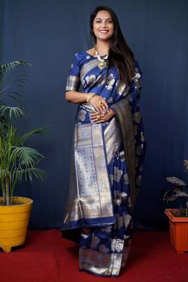 Women's Navy Blue Handloom Faux Banarasi Silk Zari Woven Saree with Blouse 2