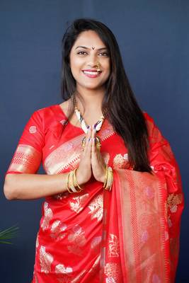 Women's Red Handloom Faux Banarasi Silk Zari Woven Saree with Blouse 2