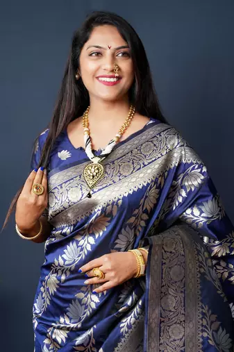Women's Navy Blue Handloom Faux Banarasi Silk Zari Woven Saree with Blouse