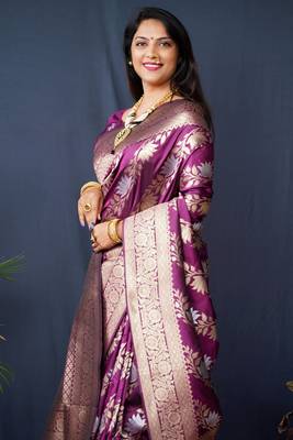 Women's Wine Handloom Faux Banarasi Silk Zari Woven Saree with Blouse 3