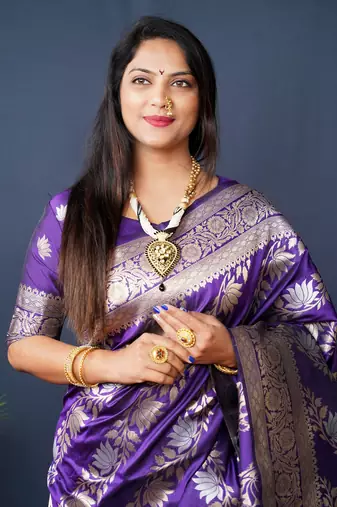 Women's Purple Handloom Faux Banarasi Silk Zari Woven Saree with Blouse