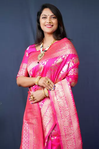 Women's Pink Handloom Faux Banarasi Silk Zari Woven Saree with Blouse