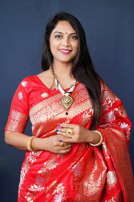 Women's Red Handloom Faux Banarasi Silk Zari Woven Saree with Blouse 2