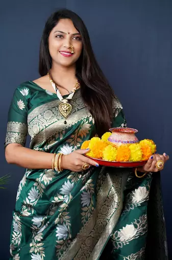 Women's Green Handloom Faux Banarasi Silk Zari Woven Saree with Blouse