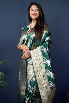 Women's Green Handloom Faux Banarasi Silk Zari Woven Saree with Blouse 3