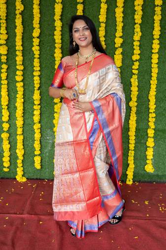 Women's Off White Faux Kanchipuram Silk Zari Woven Saree with Blouse
