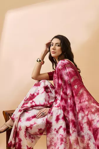 Red Color Weaving Work Cotton Blend Saree With Blouse