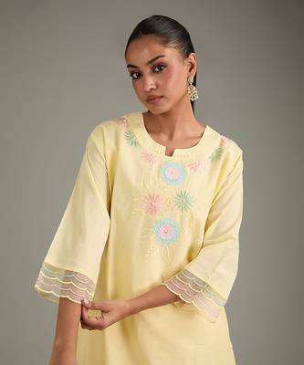 Cornsilk embroidered suit set 4