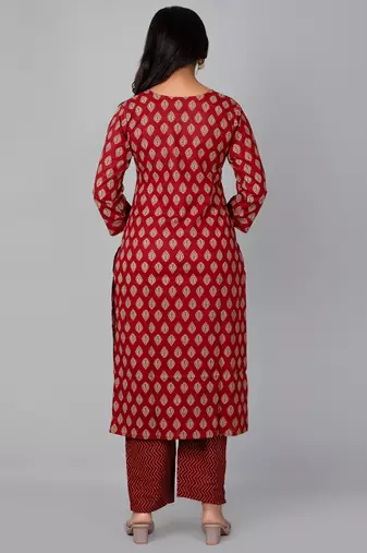 Straight kurta with neck & flair work with pant