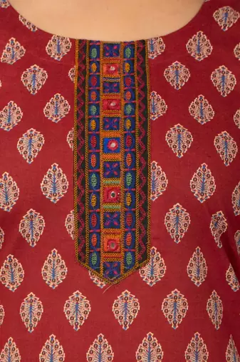 Straight kurta with neck & flair work with pant
