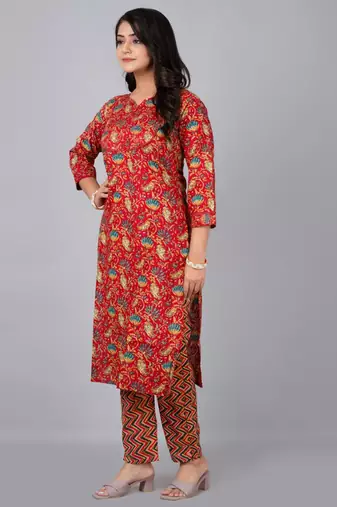 Straight kurta with thread work at neck & pant