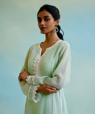 Green Pant Muslin Embellished Kurta Set 2