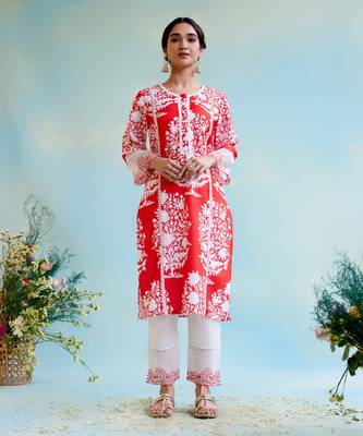 Hibiscus floral cotton linen kurta with 
lace detailing and embroidered sleeves 1