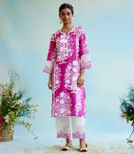 Cranberry floral printed kurta with 
lace detailing and embroidered sleeves
