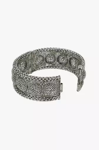 Women silver-plated pearl beaded bangles