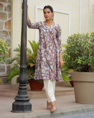 Vaasva women cream printed kurta set with solid pants 1