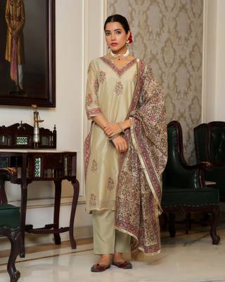 Vaasva women green chanderi block printed embroidered kurta set with solid pants & dupatta 1