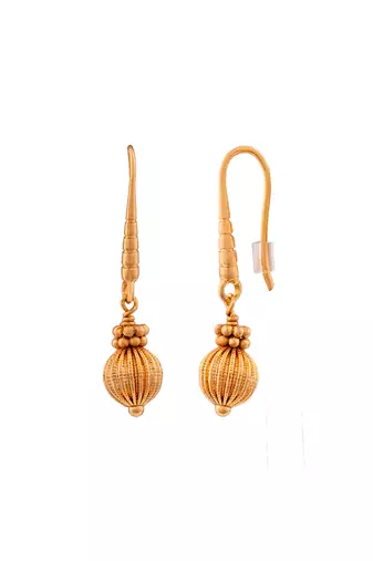 Four sets of earrings - one gram gold
