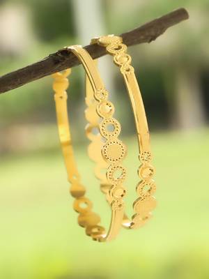 Women gold-plated traditional set of two bangles 1