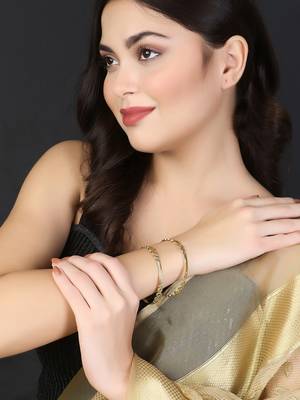 Women gold-plated traditional set of two bangles 5