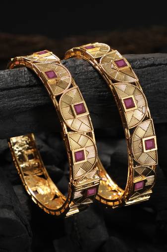 Set of 2 gold-plated handcrafted stone bangles