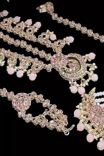 Neacklesh  set .moti  ,kundan