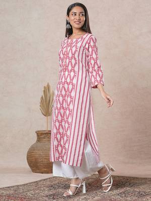 Straight mix-n-match printed cotton kurta with shell button detailing on placket. 3