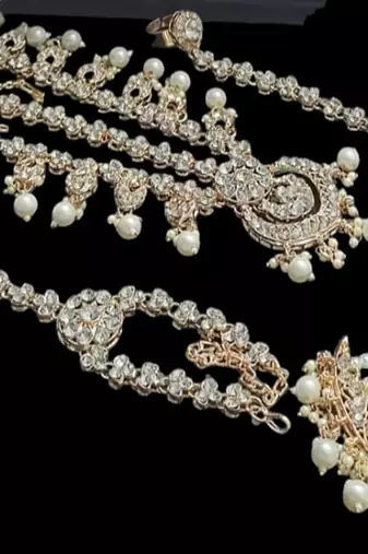 Neacklesh  set .moti  ,kundan