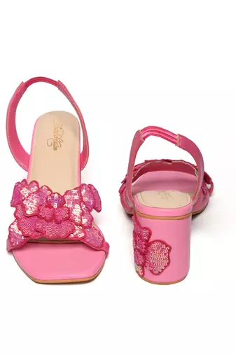 Valentina in pink heels