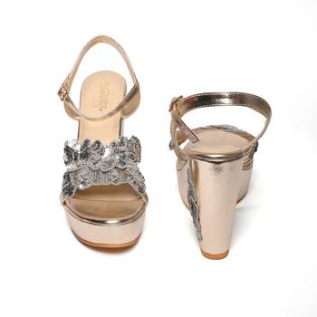 Valentina in gold wedges 3