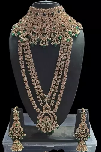 Neacklesh  set moti  kundan
