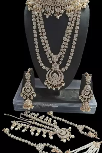 Neacklesh  set .moti  ,kundan