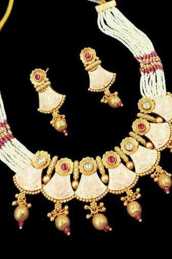 Neacklesh  set .moti  ,kundan