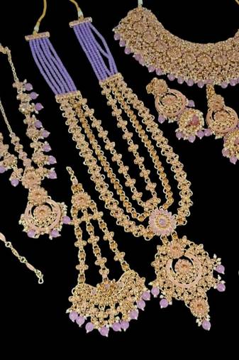 Neacklesh  set .moti  ,kundan