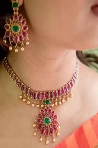 Multicolour Stone studded Necklace Set