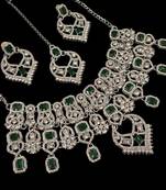 Neacklesh  set .moti  ,kundan