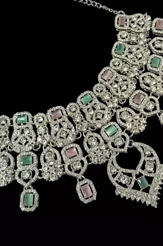 Neacklesh  set moti  kundan