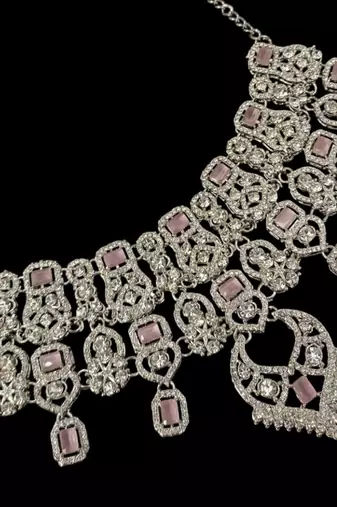 Neacklesh  set moti  kundan